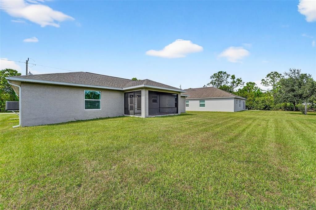 合同活跃: $320,000 (3 贝兹, 2 浴室, 1640 平方英尺)