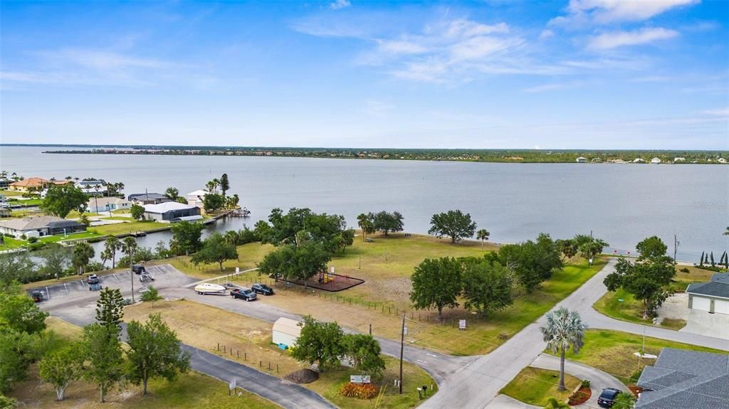 合同活跃: $320,000 (3 贝兹, 2 浴室, 1640 平方英尺)