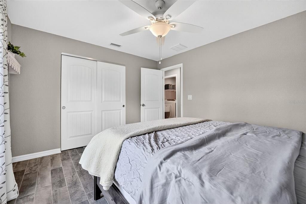 合同活跃: $320,000 (3 贝兹, 2 浴室, 1640 平方英尺)