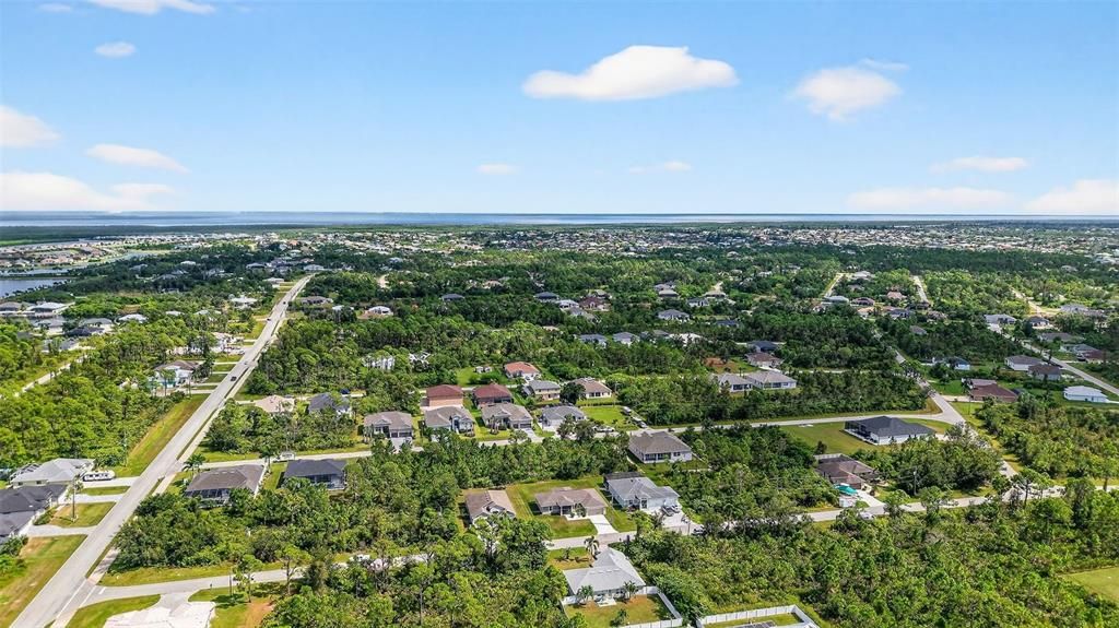 合同活跃: $320,000 (3 贝兹, 2 浴室, 1640 平方英尺)