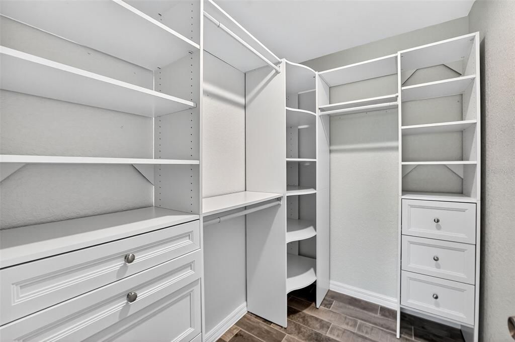 合同活跃: $320,000 (3 贝兹, 2 浴室, 1640 平方英尺)