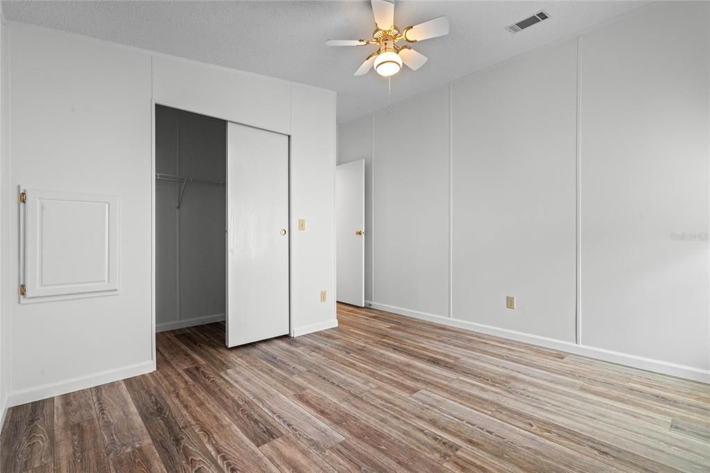 待售: $195,000 (2 贝兹, 2 浴室, 1232 平方英尺)