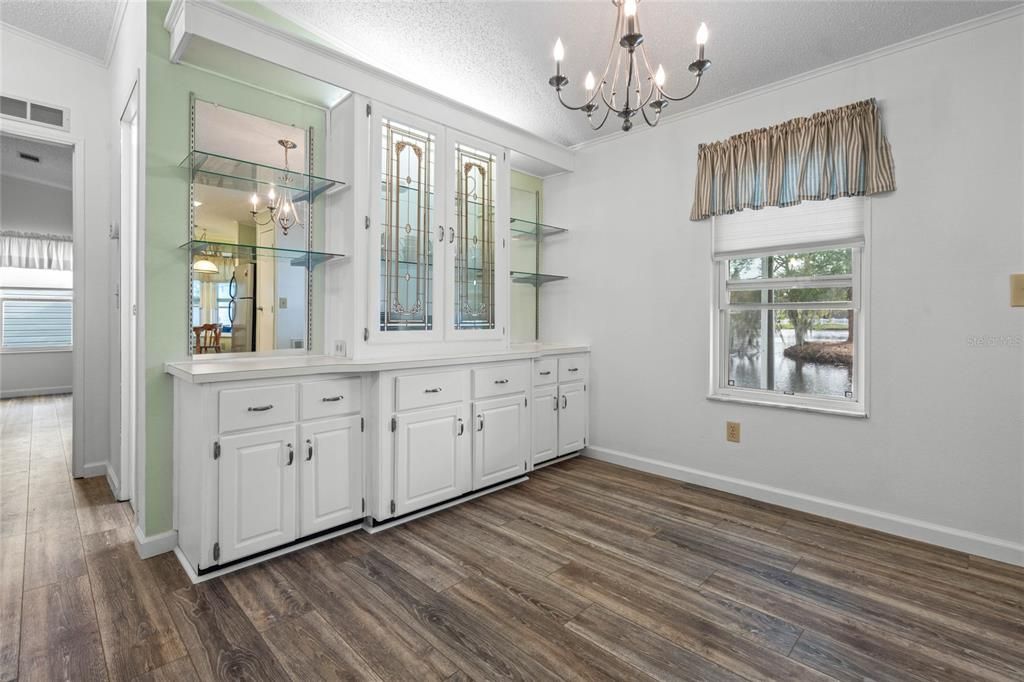 待售: $195,000 (2 贝兹, 2 浴室, 1232 平方英尺)