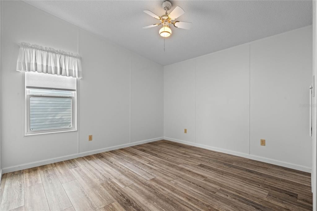 待售: $195,000 (2 贝兹, 2 浴室, 1232 平方英尺)