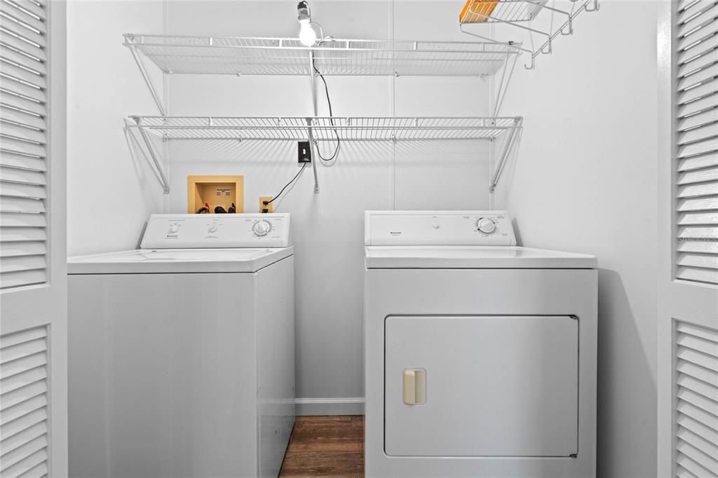 待售: $195,000 (2 贝兹, 2 浴室, 1232 平方英尺)