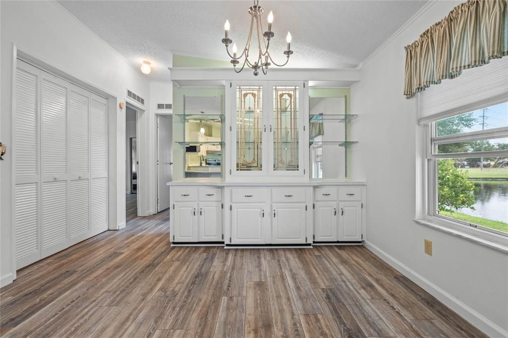 待售: $195,000 (2 贝兹, 2 浴室, 1232 平方英尺)