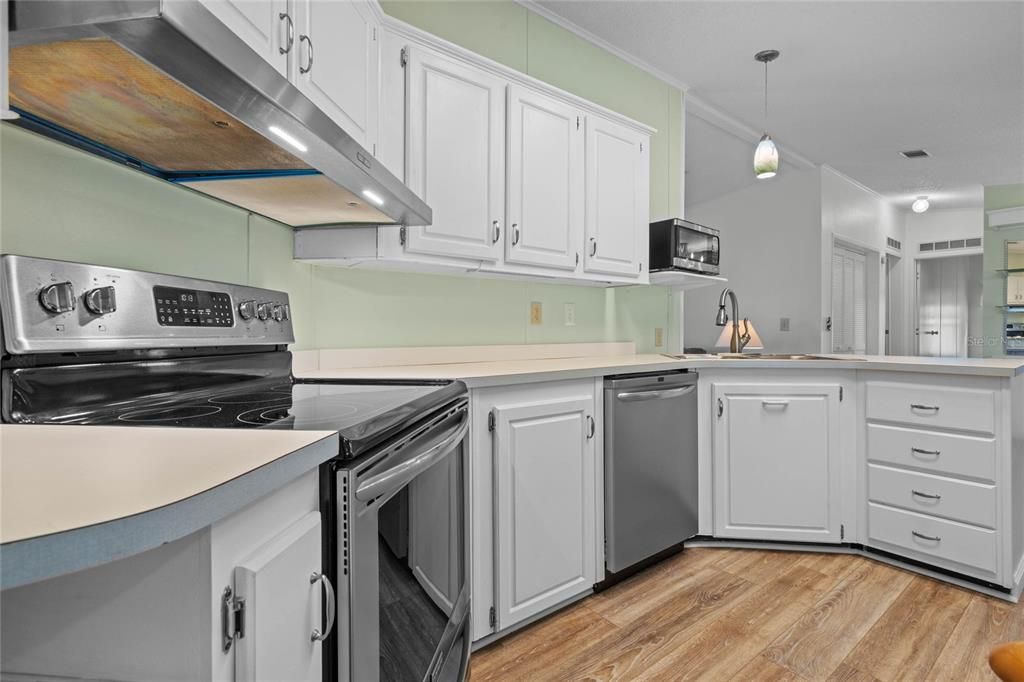 待售: $195,000 (2 贝兹, 2 浴室, 1232 平方英尺)