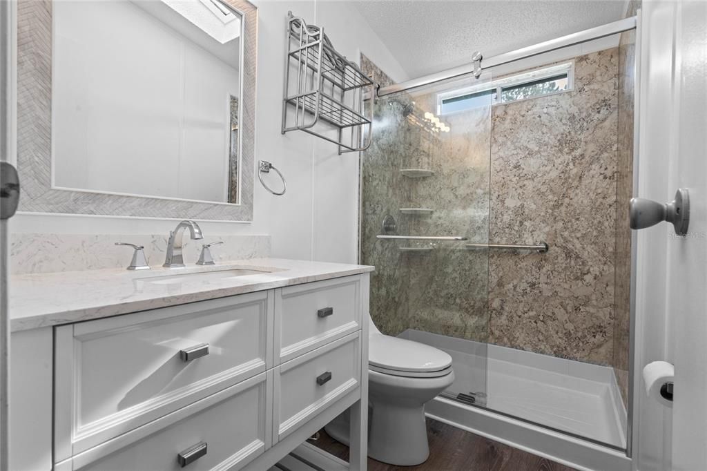 待售: $195,000 (2 贝兹, 2 浴室, 1232 平方英尺)