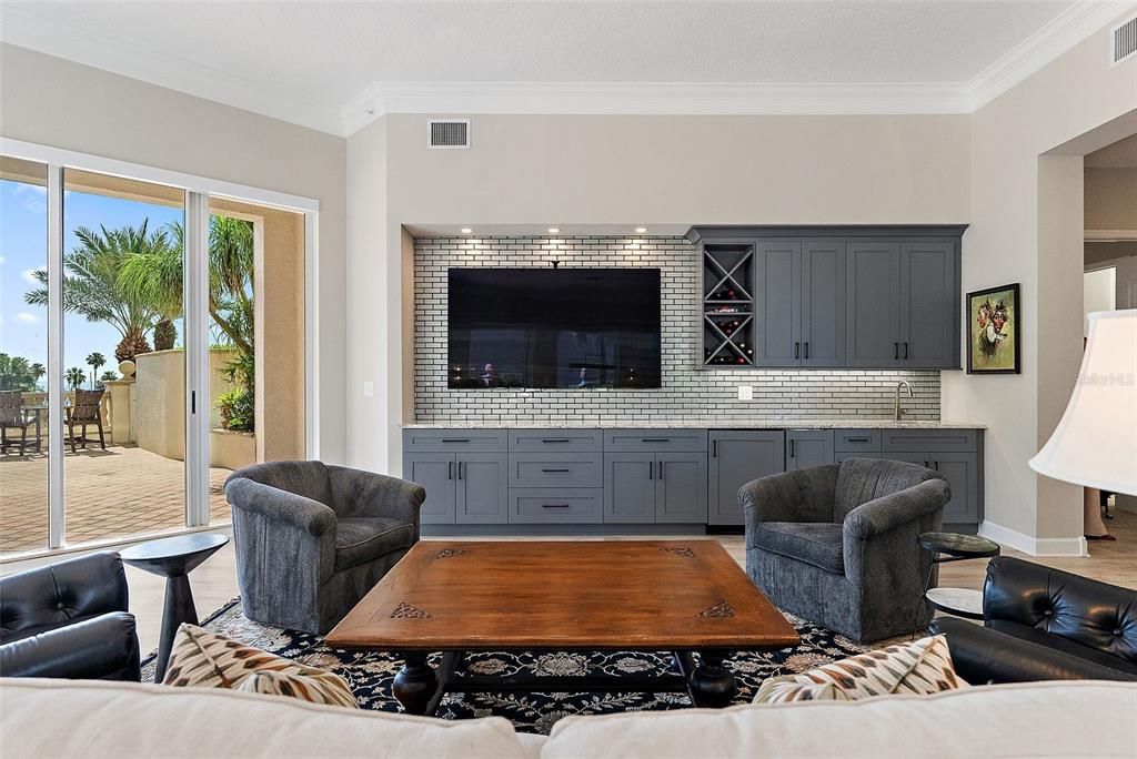 For Sale: $2,795,000 (3 beds, 2 baths, 2500 Square Feet)