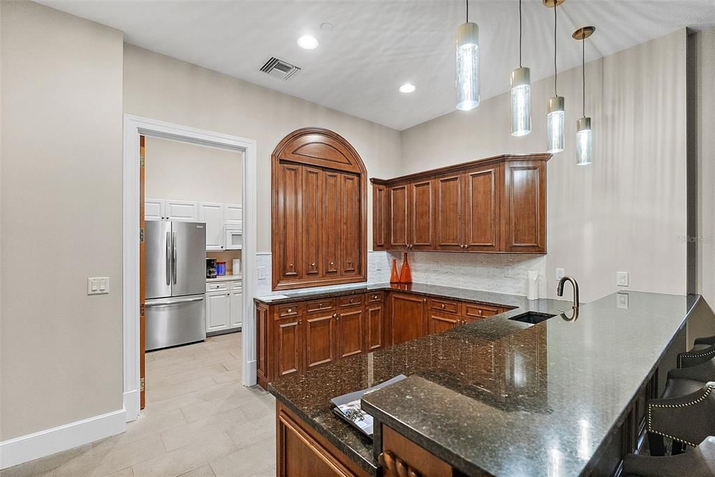 For Sale: $2,795,000 (3 beds, 2 baths, 2500 Square Feet)