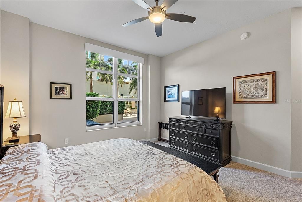 For Sale: $2,795,000 (3 beds, 2 baths, 2500 Square Feet)