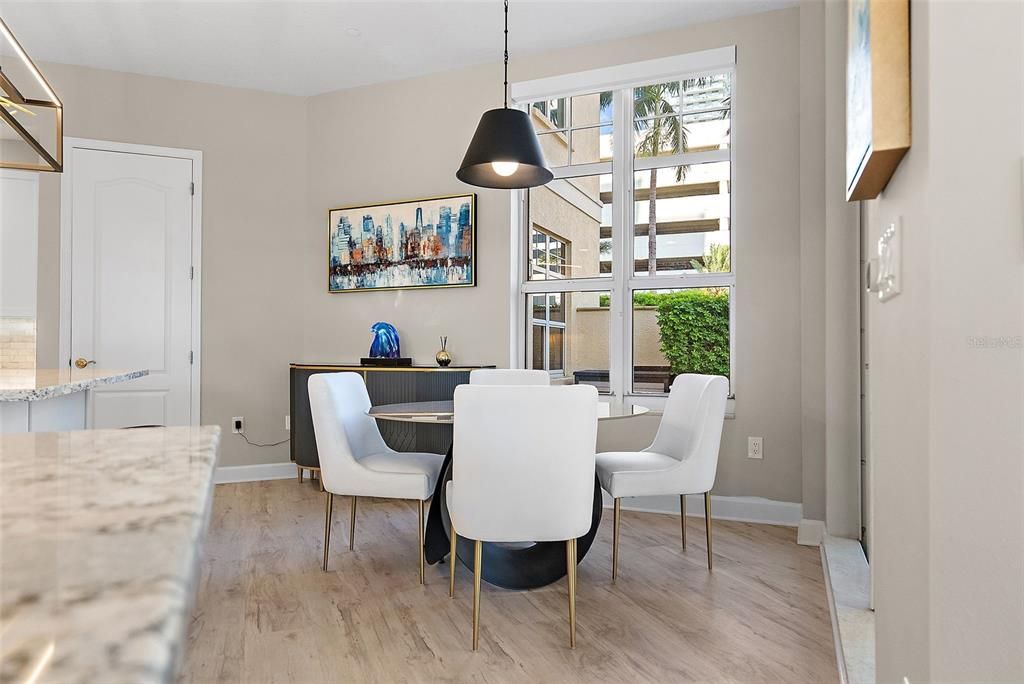 For Sale: $2,795,000 (3 beds, 2 baths, 2500 Square Feet)