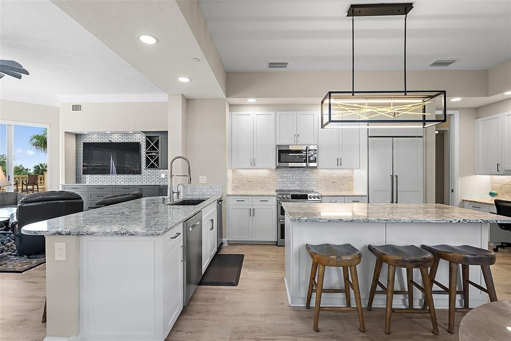 For Sale: $2,795,000 (3 beds, 2 baths, 2500 Square Feet)