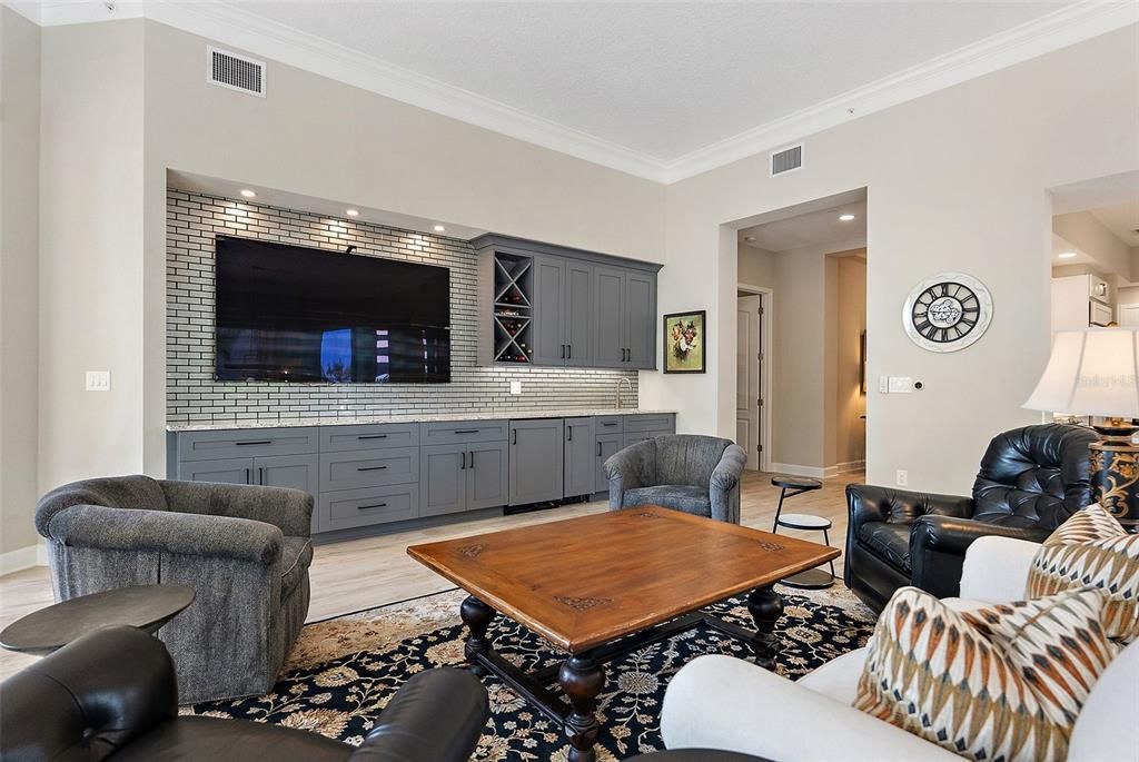 For Sale: $2,795,000 (3 beds, 2 baths, 2500 Square Feet)