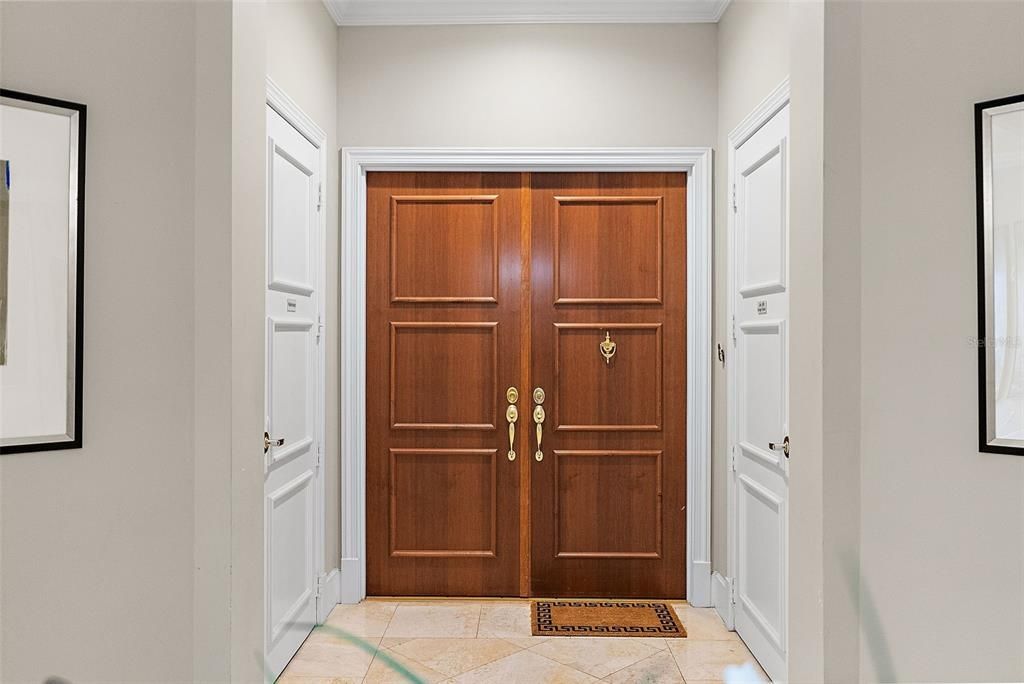 For Sale: $2,795,000 (3 beds, 2 baths, 2500 Square Feet)