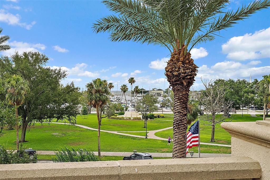 For Sale: $2,795,000 (3 beds, 2 baths, 2500 Square Feet)