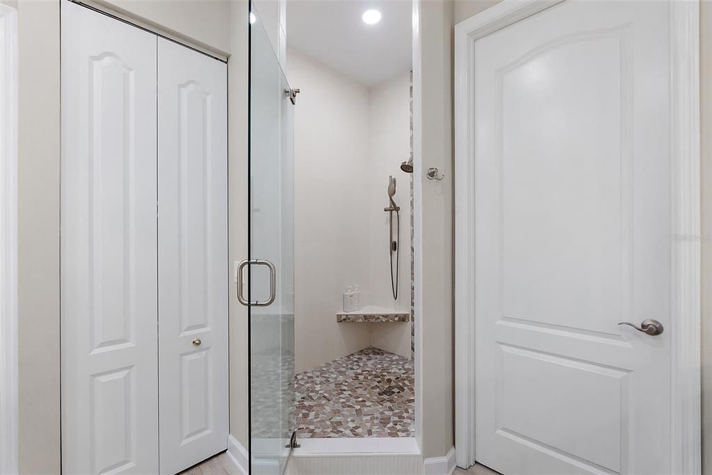 For Sale: $2,795,000 (3 beds, 2 baths, 2500 Square Feet)