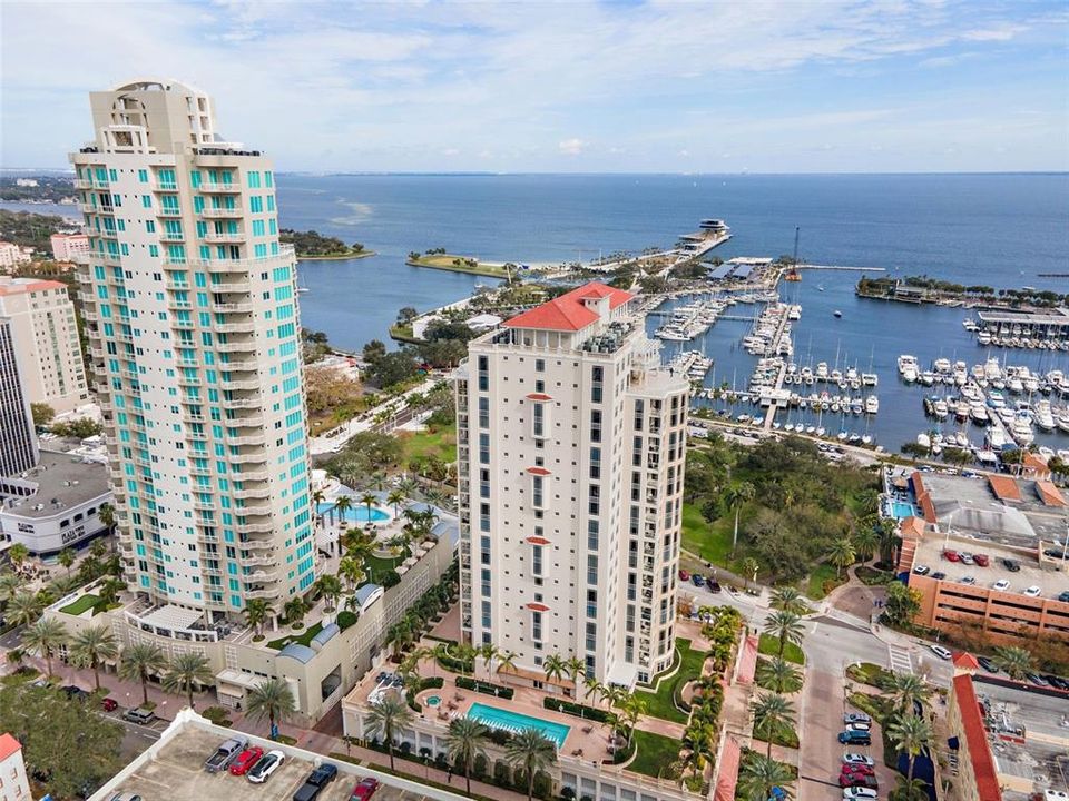 For Sale: $2,795,000 (3 beds, 2 baths, 2500 Square Feet)