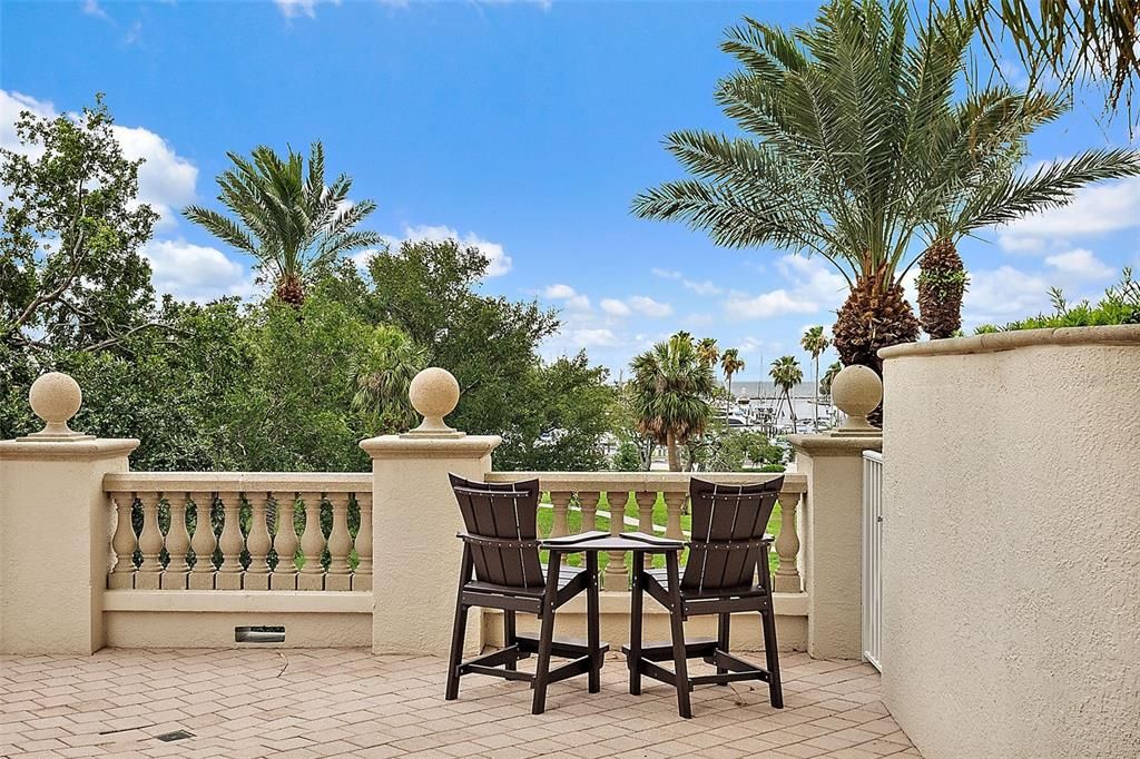 For Sale: $2,795,000 (3 beds, 2 baths, 2500 Square Feet)