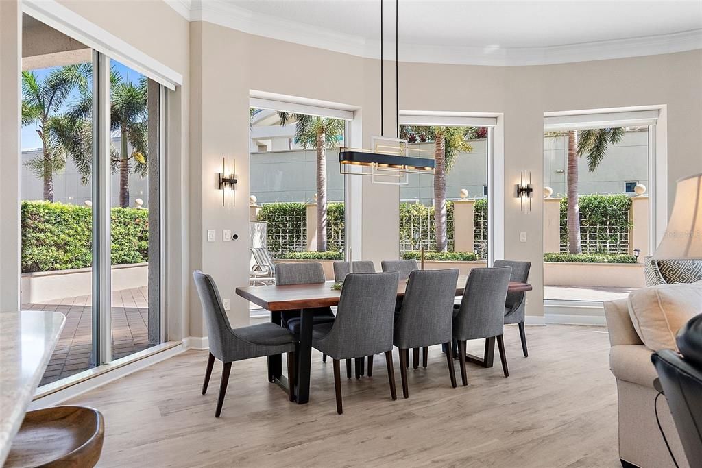 For Sale: $2,795,000 (3 beds, 2 baths, 2500 Square Feet)