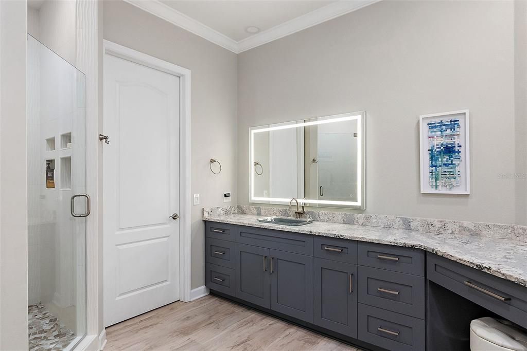 For Sale: $2,795,000 (3 beds, 2 baths, 2500 Square Feet)