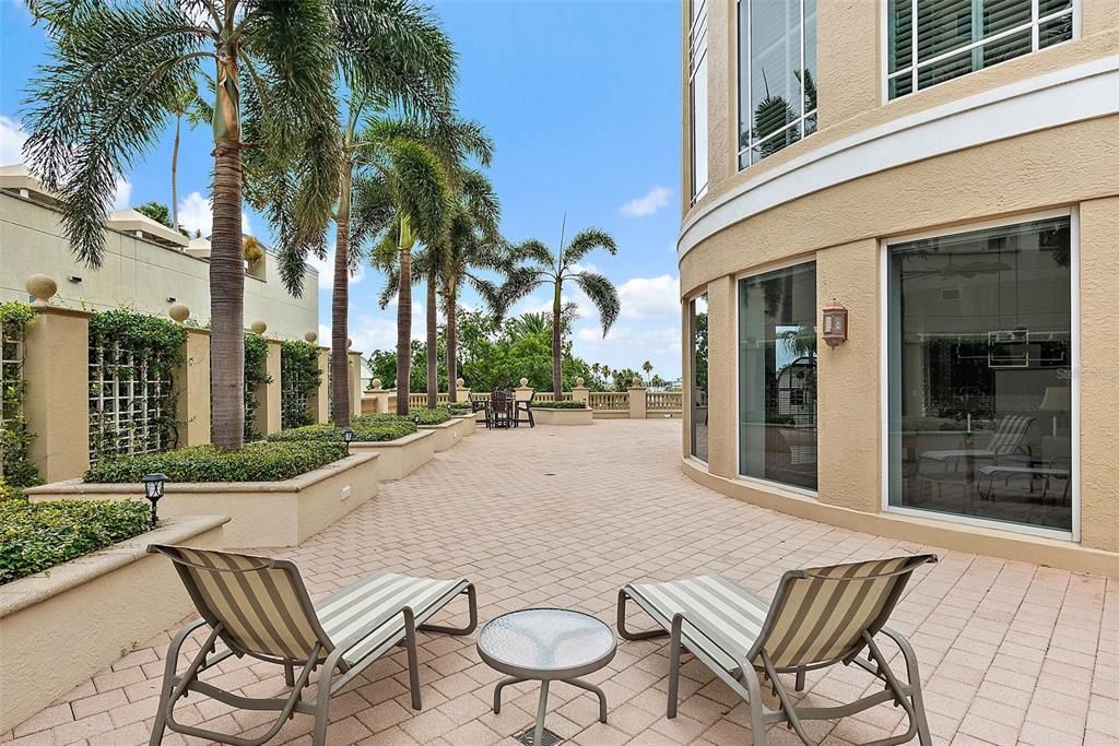 For Sale: $2,795,000 (3 beds, 2 baths, 2500 Square Feet)