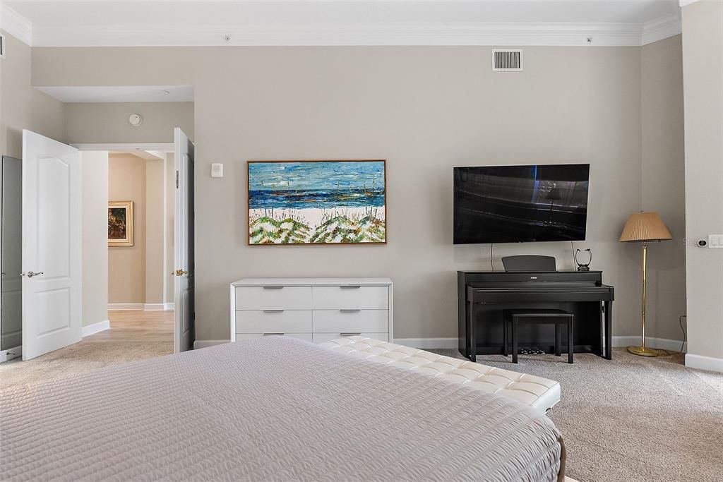 For Sale: $2,795,000 (3 beds, 2 baths, 2500 Square Feet)