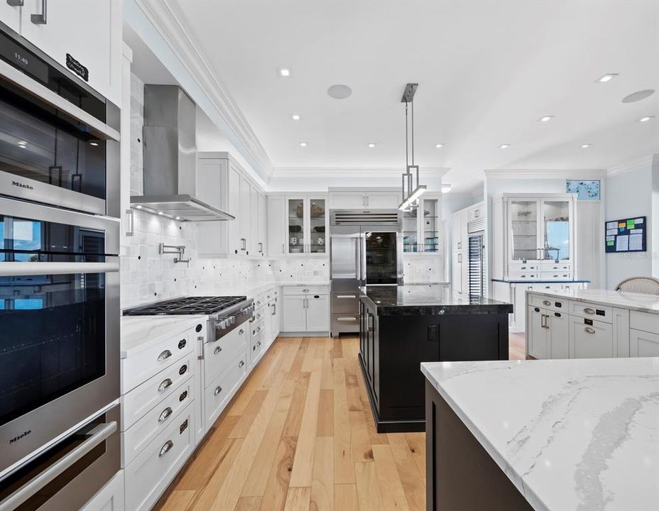 For Sale: $11,900,000 (5 beds, 5 baths, 5175 Square Feet)