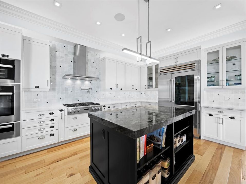 For Sale: $11,900,000 (5 beds, 5 baths, 5175 Square Feet)