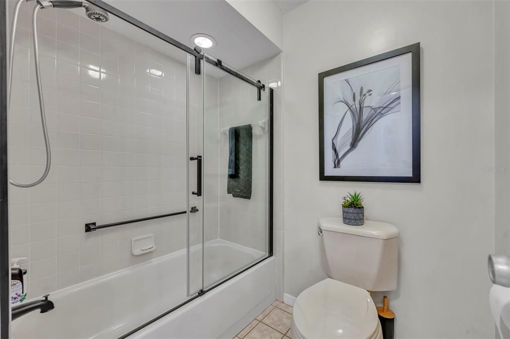 For Sale: $274,000 (2 beds, 2 baths, 1362 Square Feet)