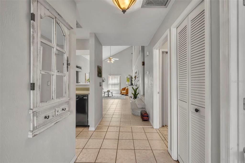 For Sale: $274,000 (2 beds, 2 baths, 1362 Square Feet)