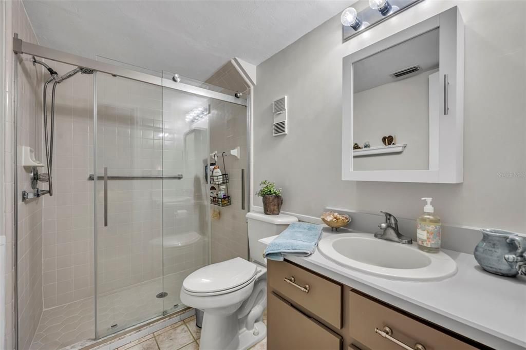 For Sale: $274,000 (2 beds, 2 baths, 1362 Square Feet)
