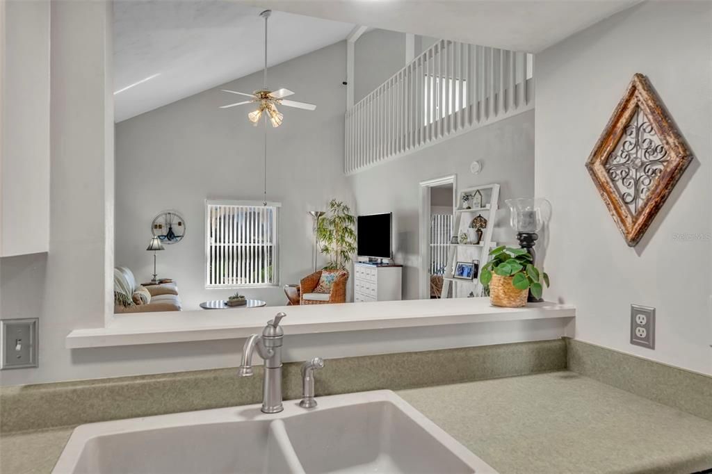 For Sale: $274,000 (2 beds, 2 baths, 1362 Square Feet)