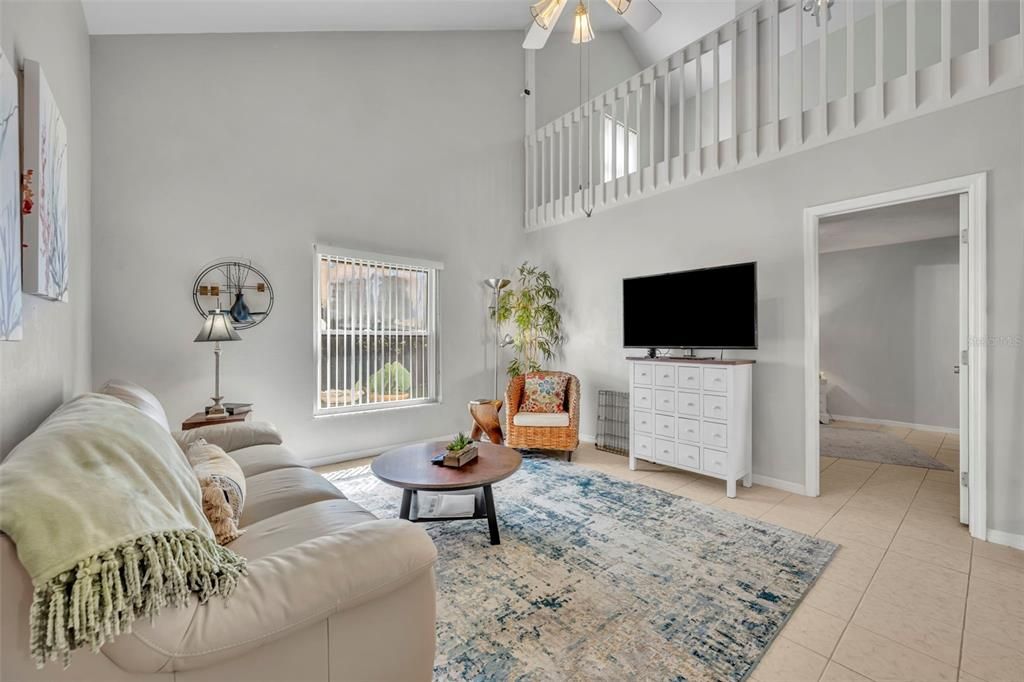 For Sale: $274,000 (2 beds, 2 baths, 1362 Square Feet)