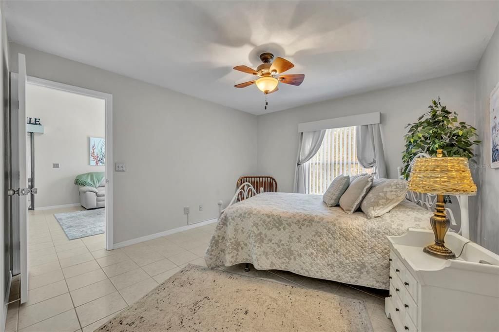 For Sale: $274,000 (2 beds, 2 baths, 1362 Square Feet)