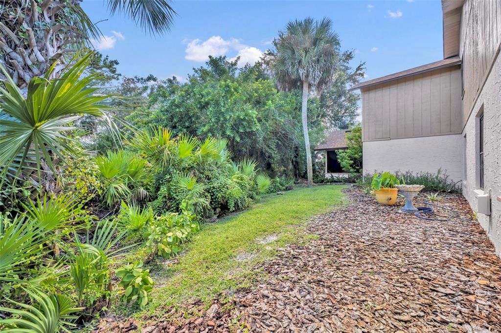 For Sale: $274,000 (2 beds, 2 baths, 1362 Square Feet)