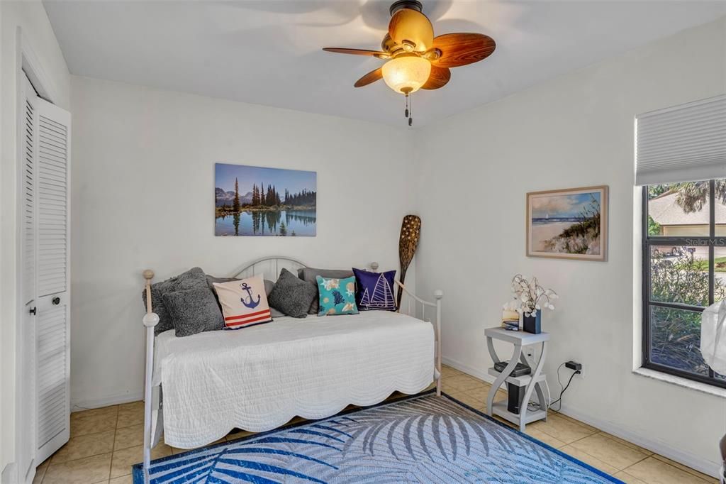 For Sale: $274,000 (2 beds, 2 baths, 1362 Square Feet)