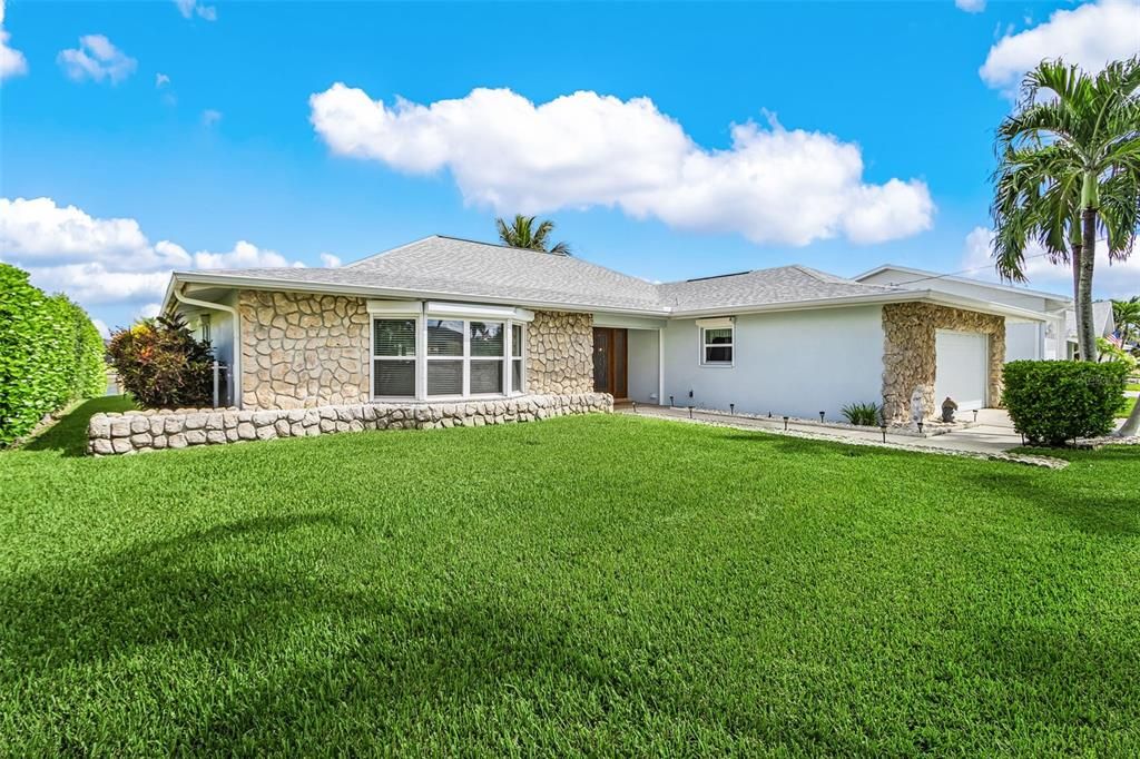 待售: $826,000 (4 贝兹, 2 浴室, 2930 平方英尺)