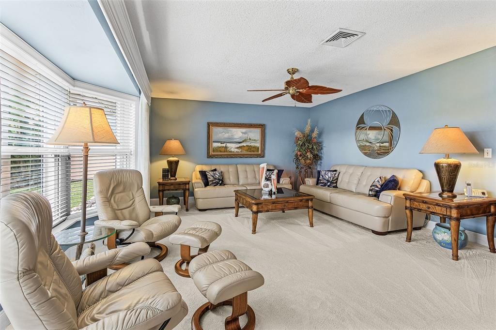 待售: $826,000 (4 贝兹, 2 浴室, 2930 平方英尺)