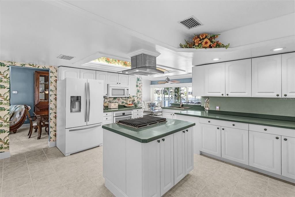 待售: $826,000 (4 贝兹, 2 浴室, 2930 平方英尺)