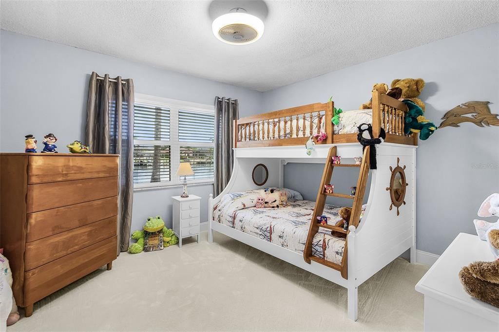 待售: $826,000 (4 贝兹, 2 浴室, 2930 平方英尺)