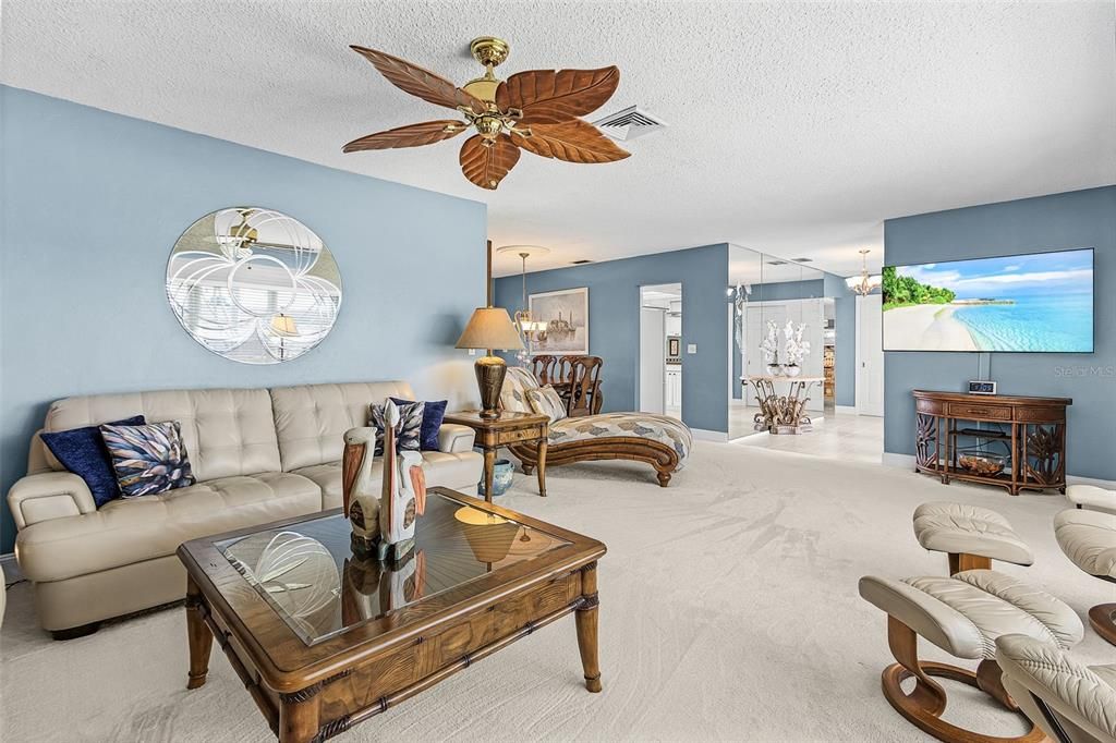 待售: $826,000 (4 贝兹, 2 浴室, 2930 平方英尺)