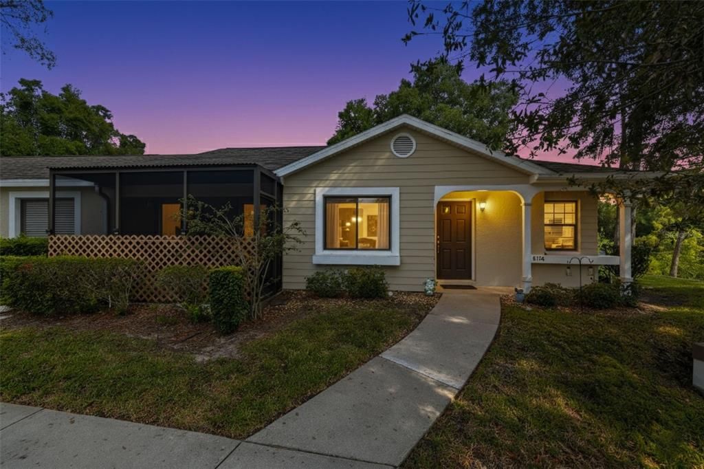 待售: $179,000 (2 贝兹, 2 浴室, 1124 平方英尺)