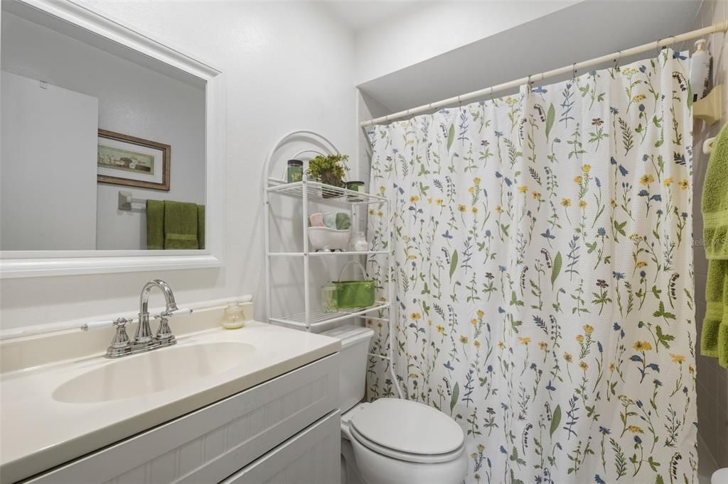 待售: $179,000 (2 贝兹, 2 浴室, 1124 平方英尺)