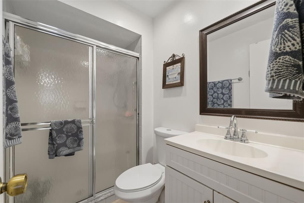 待售: $179,000 (2 贝兹, 2 浴室, 1124 平方英尺)