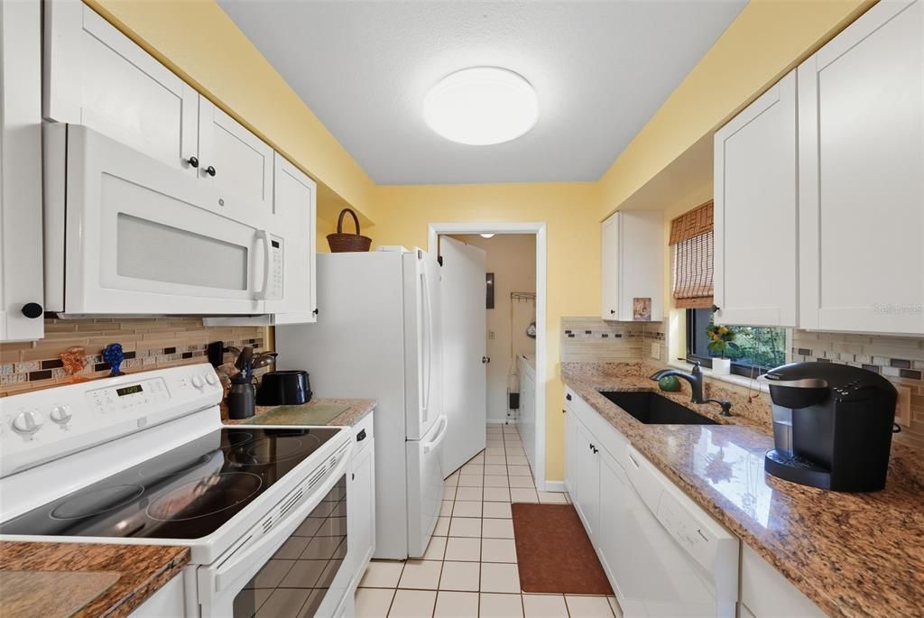 待售: $179,000 (2 贝兹, 2 浴室, 1124 平方英尺)