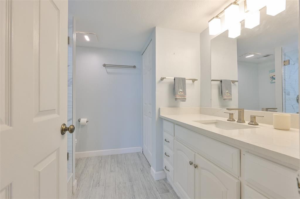 For Rent: $4,100 (2 beds, 2 baths, 1392 Square Feet)