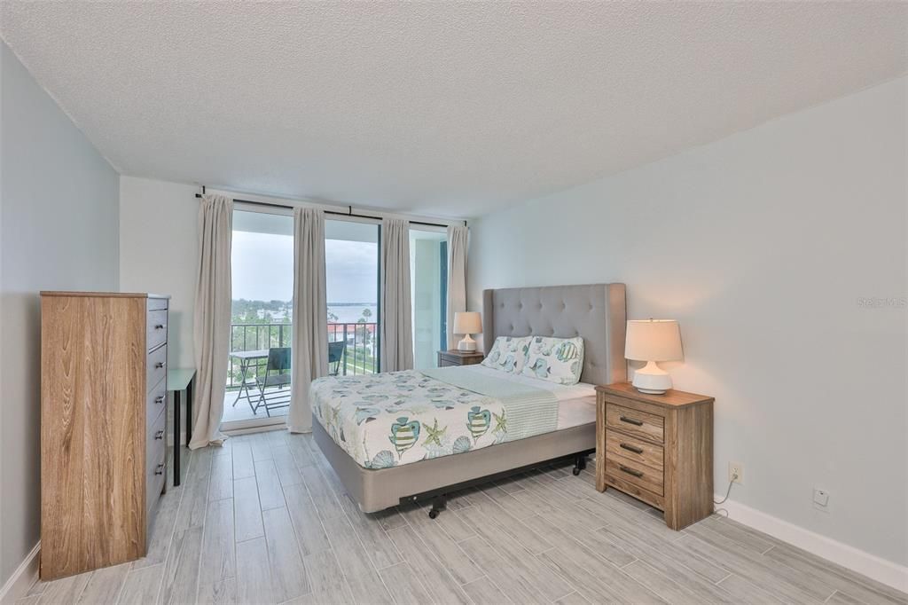 For Rent: $4,100 (2 beds, 2 baths, 1392 Square Feet)