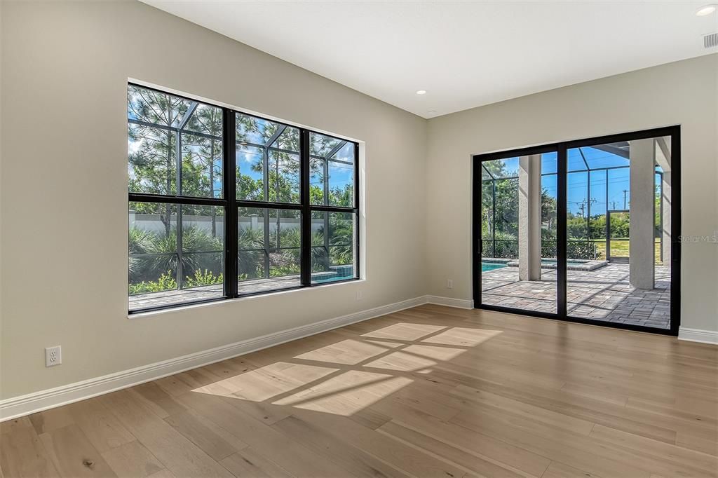 合同活跃: $1,099,990 (3 贝兹, 3 浴室, 3004 平方英尺)