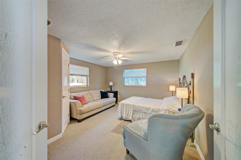 На продажу: $295,000 (3 спален, 2 ванн, 1320 Квадратных фут)